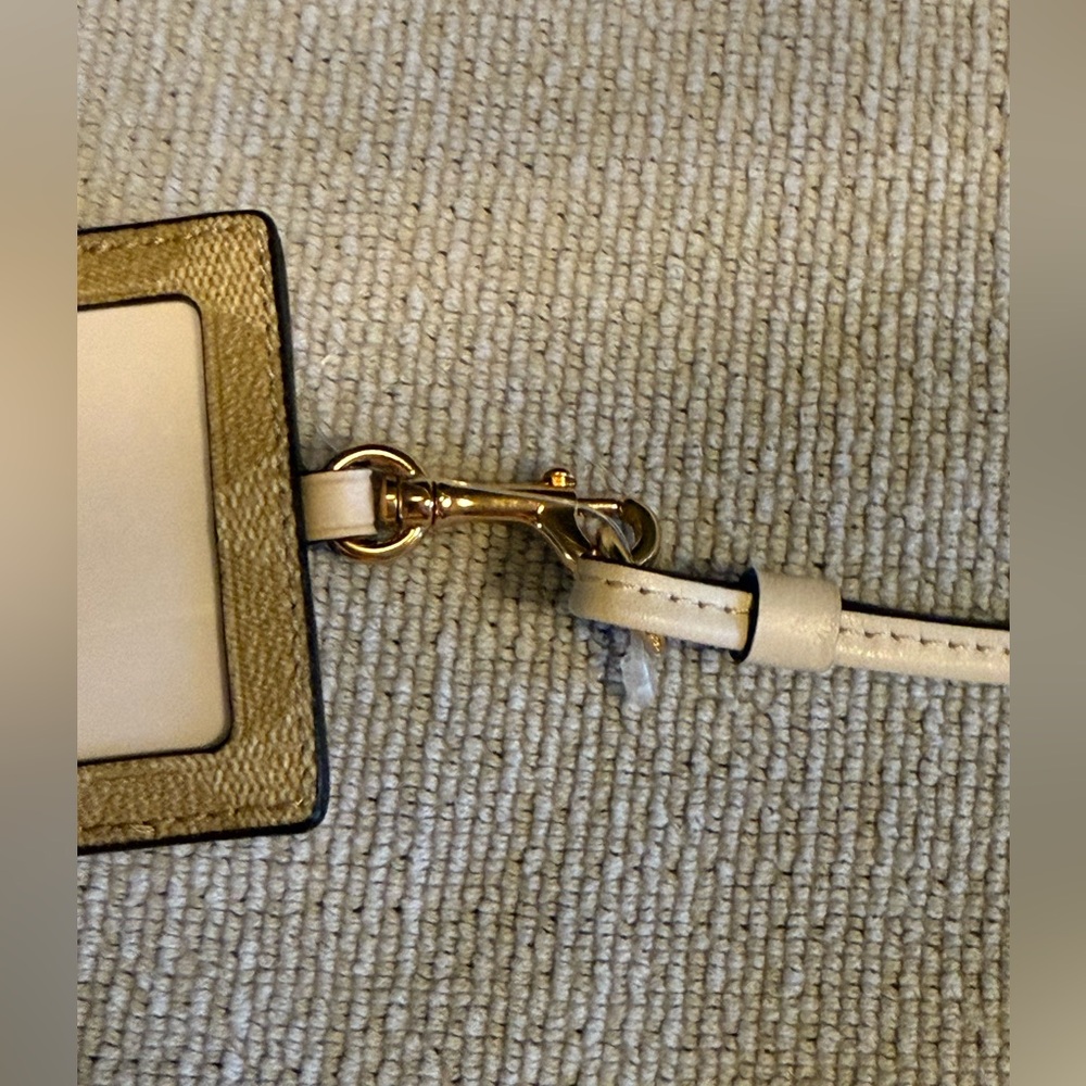 Coach Id Card Holder. Cream and white signature canvas. Brand new with tags. NWT - Picture 6 of 6